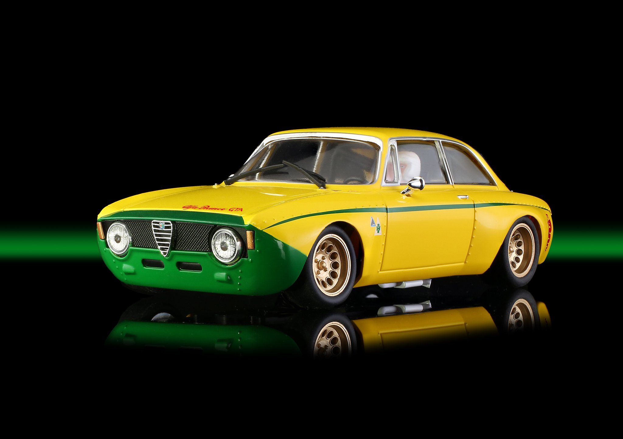 BRM142Y Alfa GTA Yellow and Green Club Car
